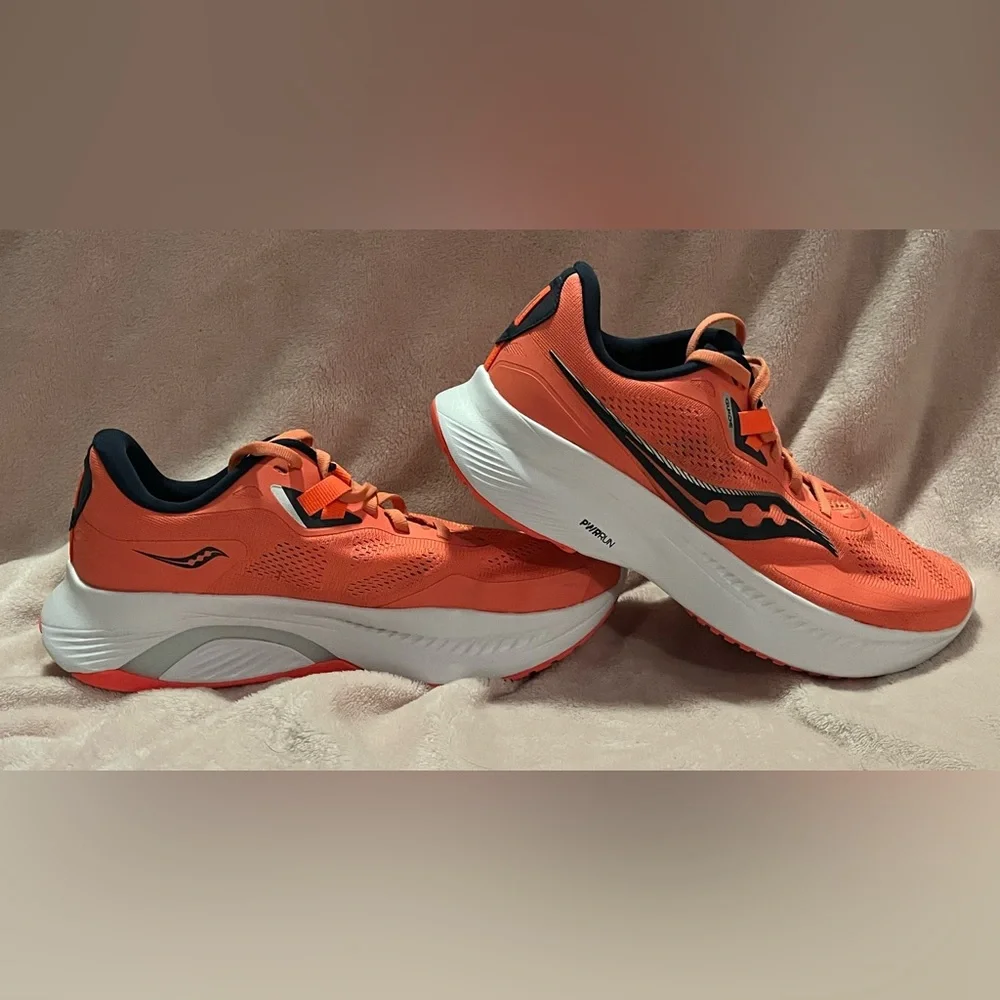 Orange Athletic Running Shoes Saucony Guide 15 size 7.5 wide - Picture 1 of 11